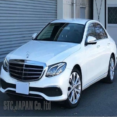 Mercedes Benz 2017 3500cc Image