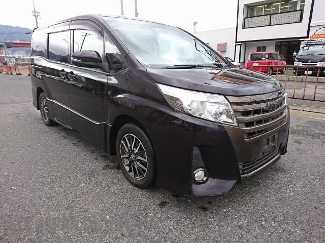 Toyota Noah 2016 2000 CC Image